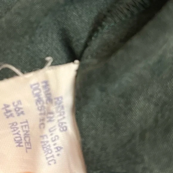 Karen Kane green blouse - Picture 2 of 4